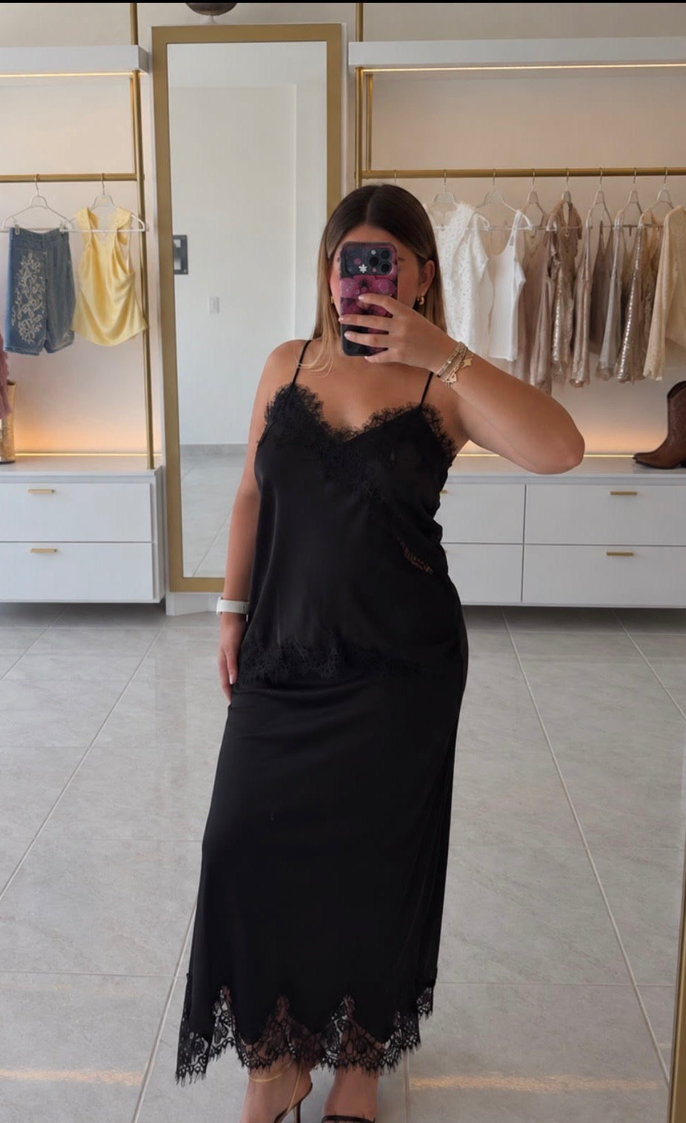 Set Negro Satinado Con Encaje
