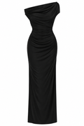 Vestido negro asimétrico